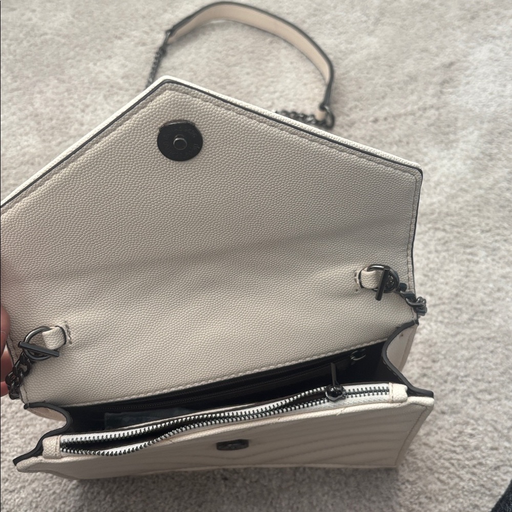 Crossbody Bag Quilted Ivory Chain Luxury Design Silver Chain Square Clutch - Picture 4 of 6